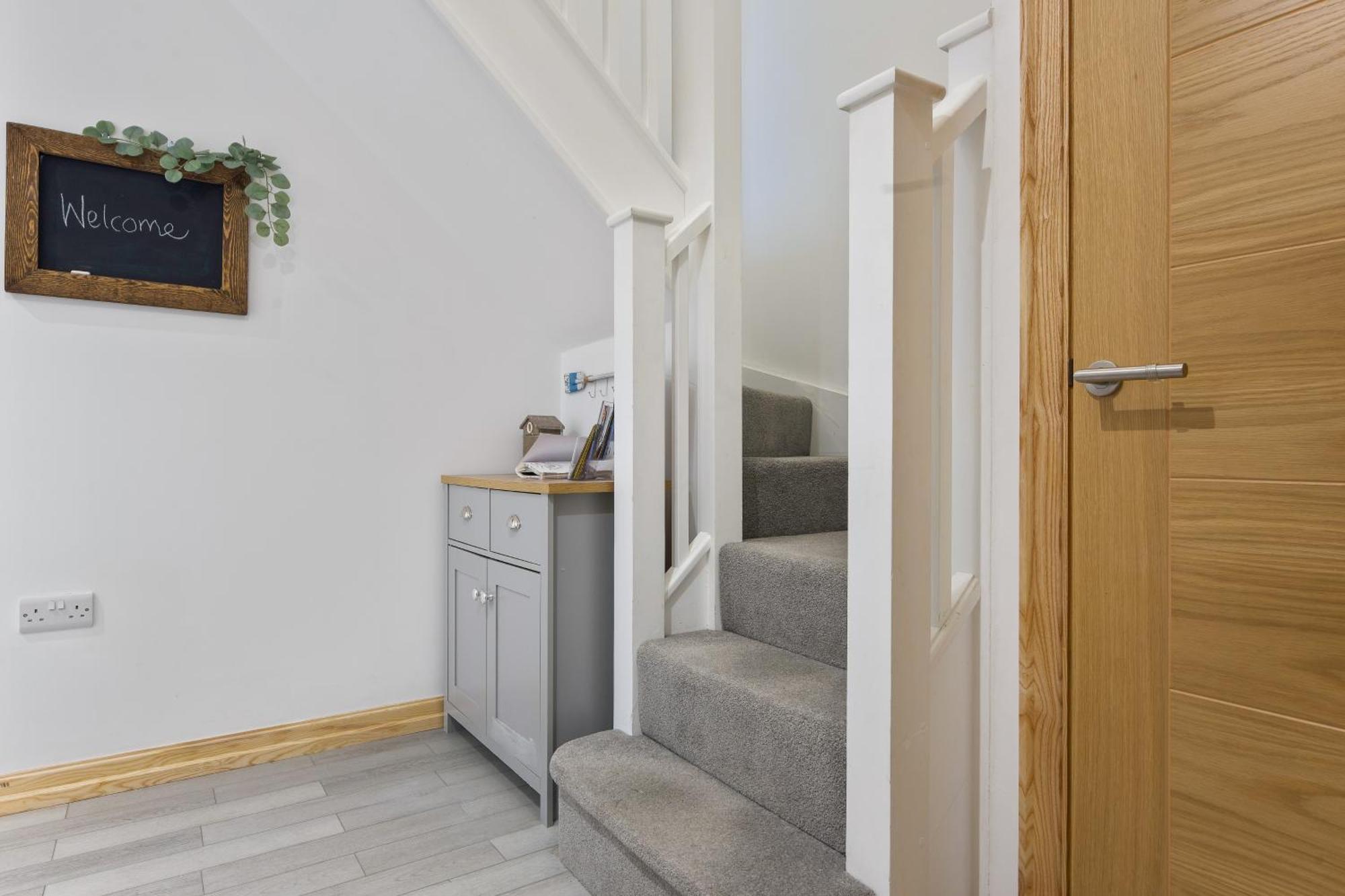 Large, Newly Renovated, Three Bedroom Town Centre Split Level Apartment With Free Parking, Sleeps Seven - Walking Distance To Beach Bournemouth Exteriör bild